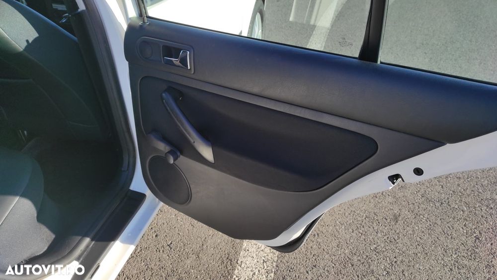 Volkswagen Golf - 11