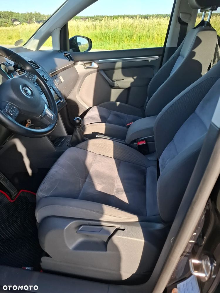 Volkswagen Touran 2.0 TDI DPF BlueMotion Technology Highline - 11