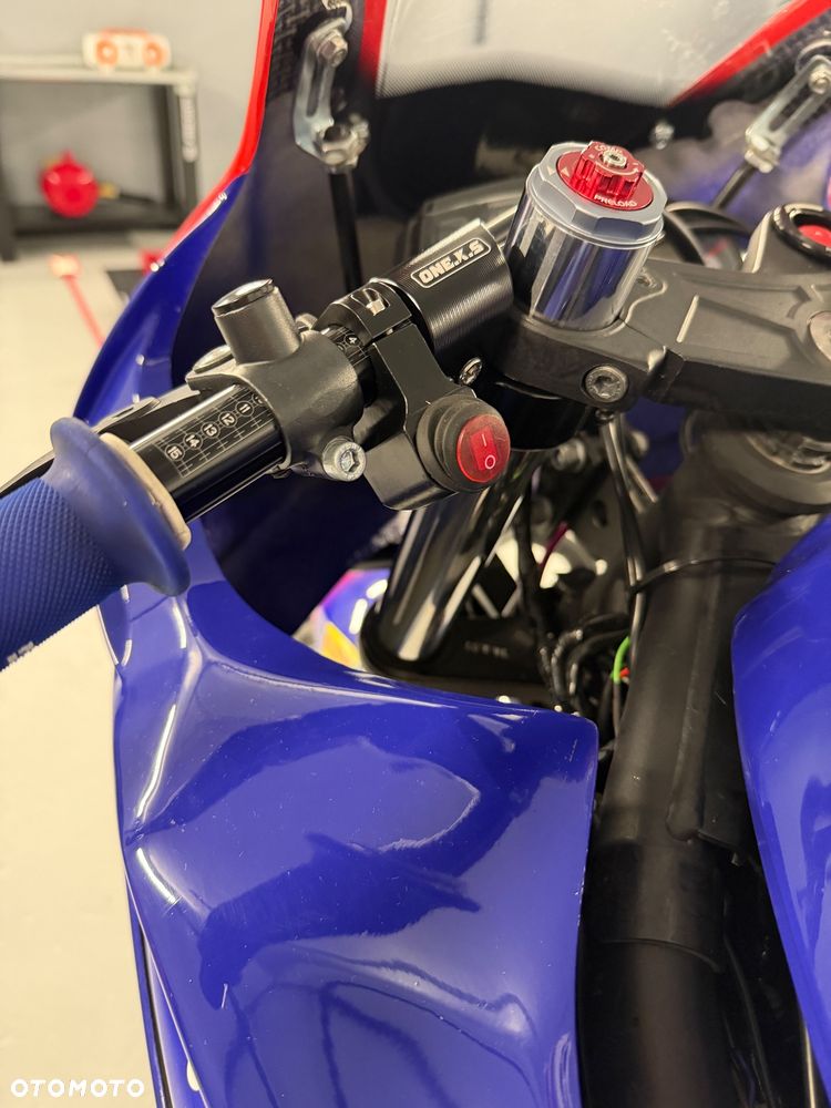 Yamaha R3 - 28