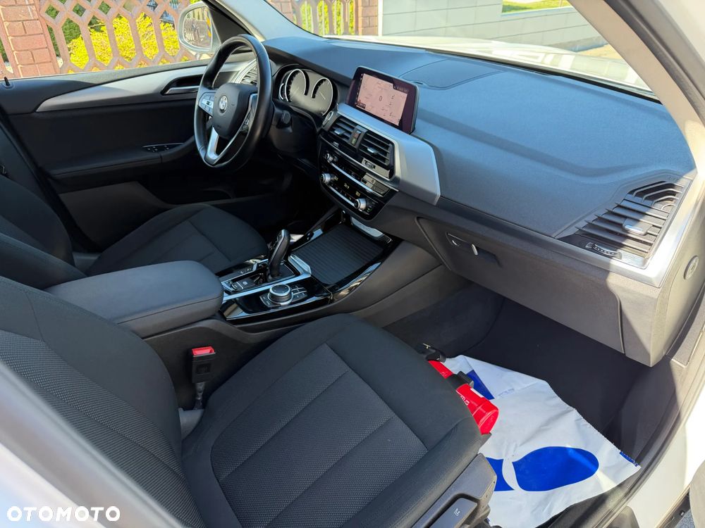 BMW X3 xDrive20i GPF Advantage - 12