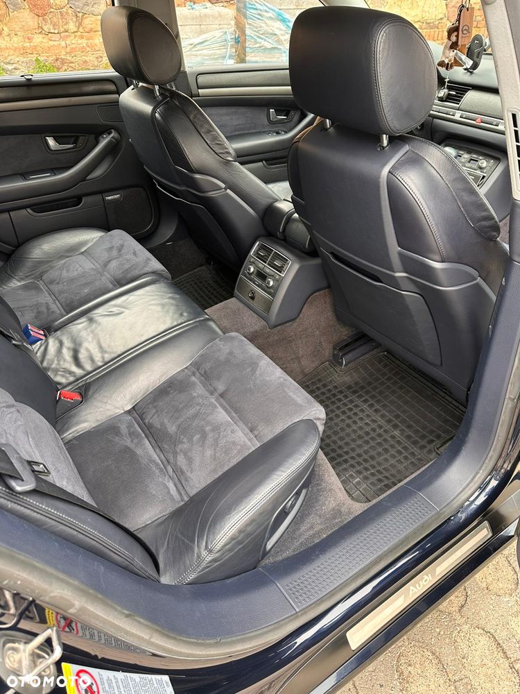 Audi A8 4.2 Quattro - 22