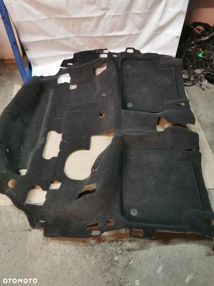 Vw Touareg III Dywan wykładzina tył - 1