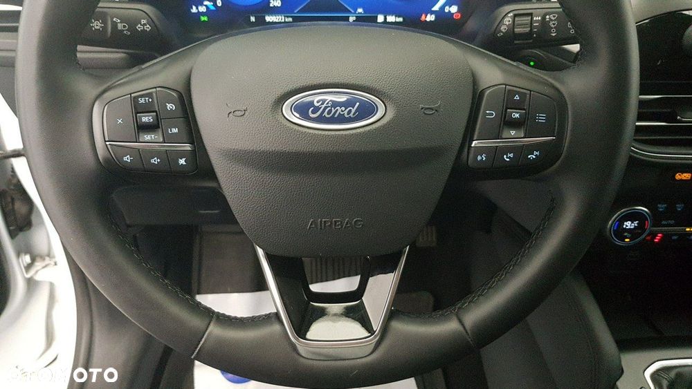 Ford Kuga - 23