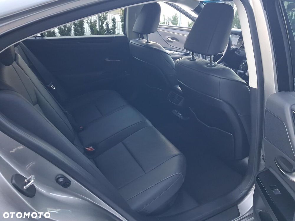 Lexus ES 300h Business Edition - 20