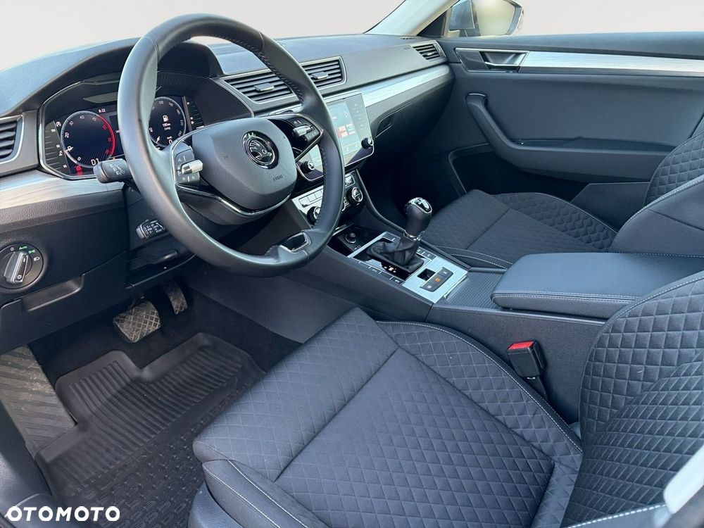Skoda Superb 2.0 TDI DSG Ambition - 8