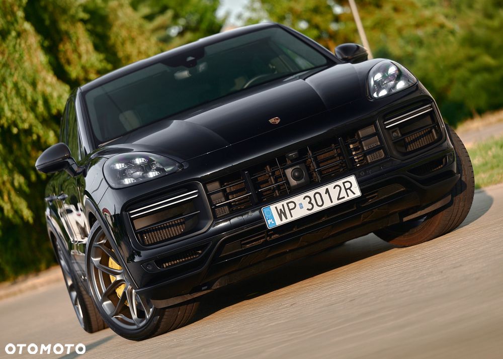 Porsche Cayenne - 1