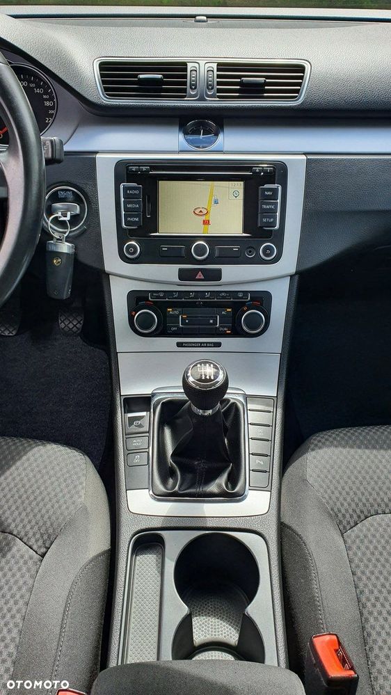 Volkswagen Passat Variant 1.6 TDI DPF BlueMotion Technology Comfortline - 20