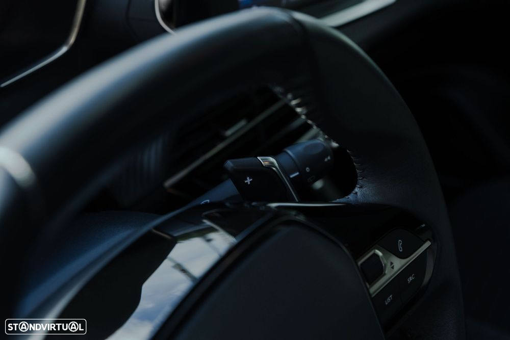 Peugeot 2008 1.2 PureTech Active EAT8 - 12