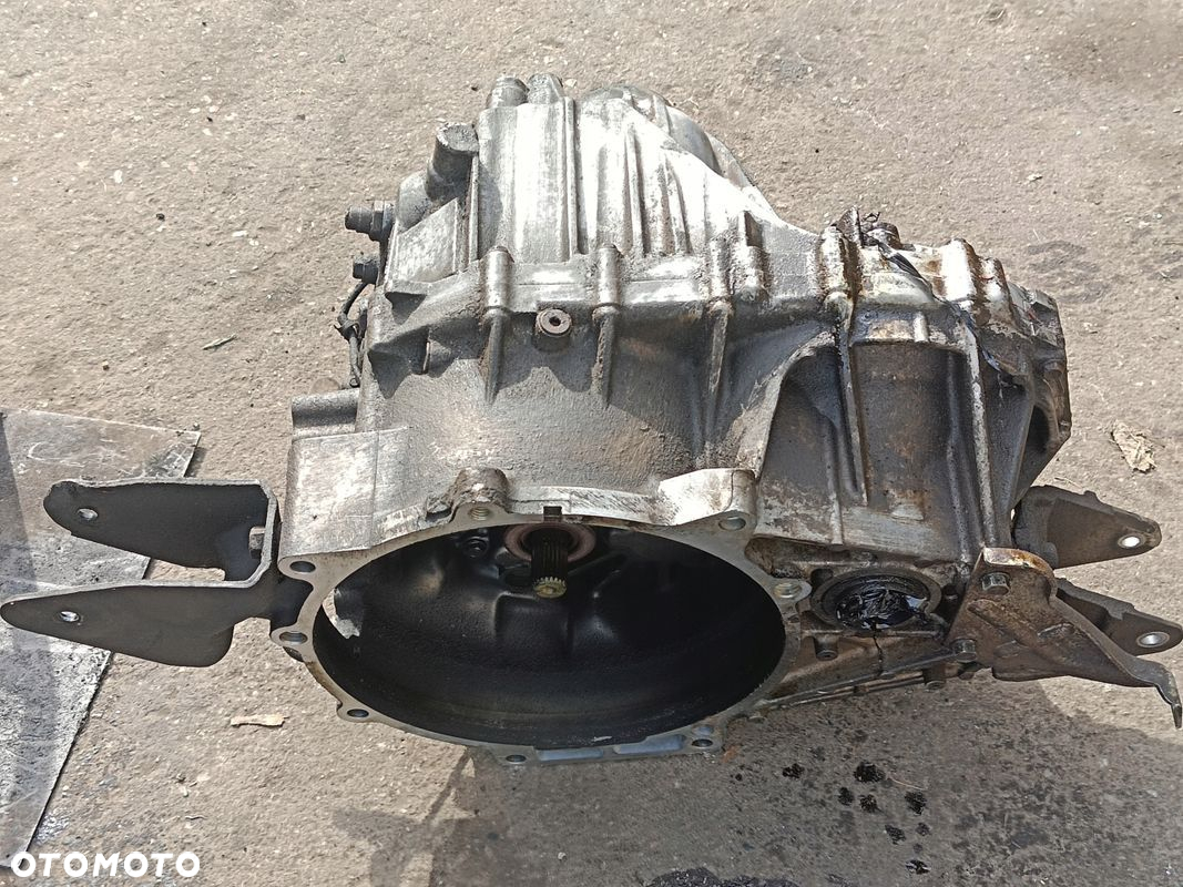MITSUBISHI GRANDIS 2,0DID SKRZYNIA BIEGÓW - 2
