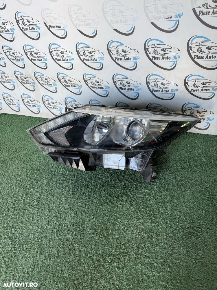 Far stanga Nissan Qashqai 2 j11 2014-2017 - 2