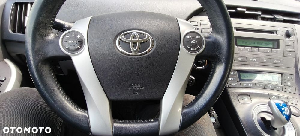 Toyota Prius (Hybrid) Executive - 19