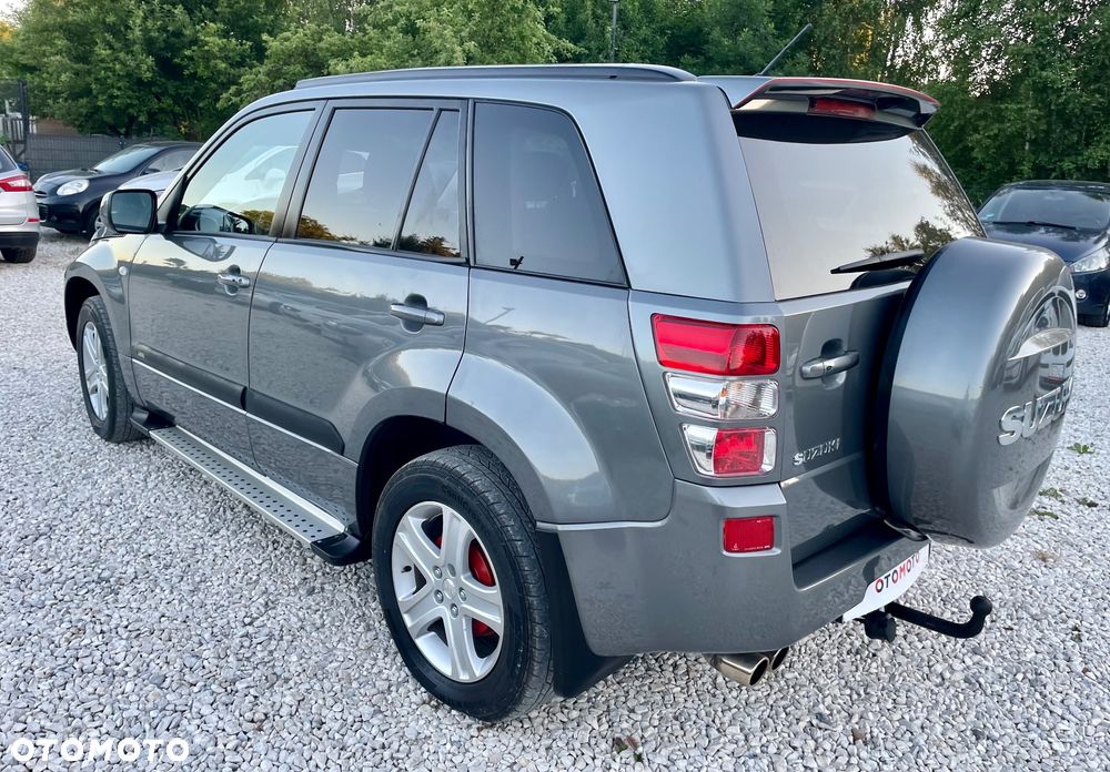 Suzuki Grand Vitara 2.0 Club Family - 21
