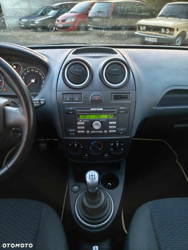 Ford Fiesta 1.3 Ghia - 17