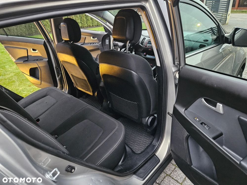 Kia Sportage 1.7 CRDI 2WD Dream-Team Edition - 25