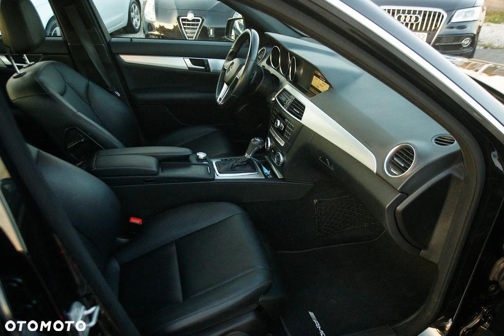 Mercedes-Benz Klasa C 350 CDI DPF (BlueEFFICIENCY) 7G-TRONIC Avantgarde - 20