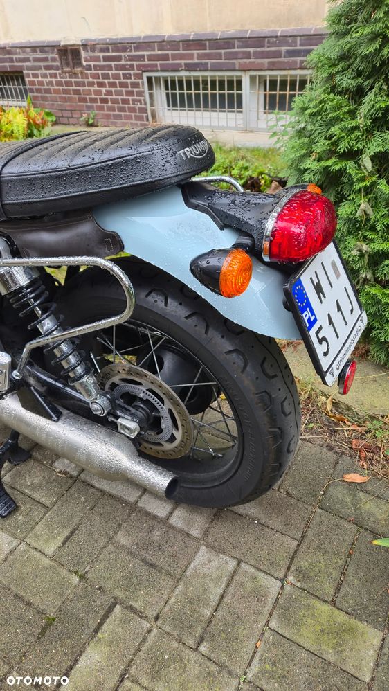 Triumph Bonneville - 6