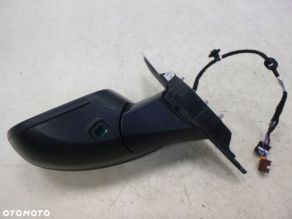 TOYOTA YARIS III LIFT LUSTERKO PRAWY PRZÓD 7PIN EU - 8