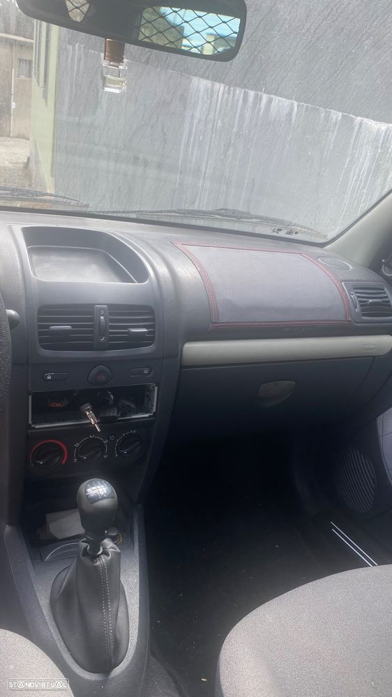 Renault Clio 1.5 dCi S - 11