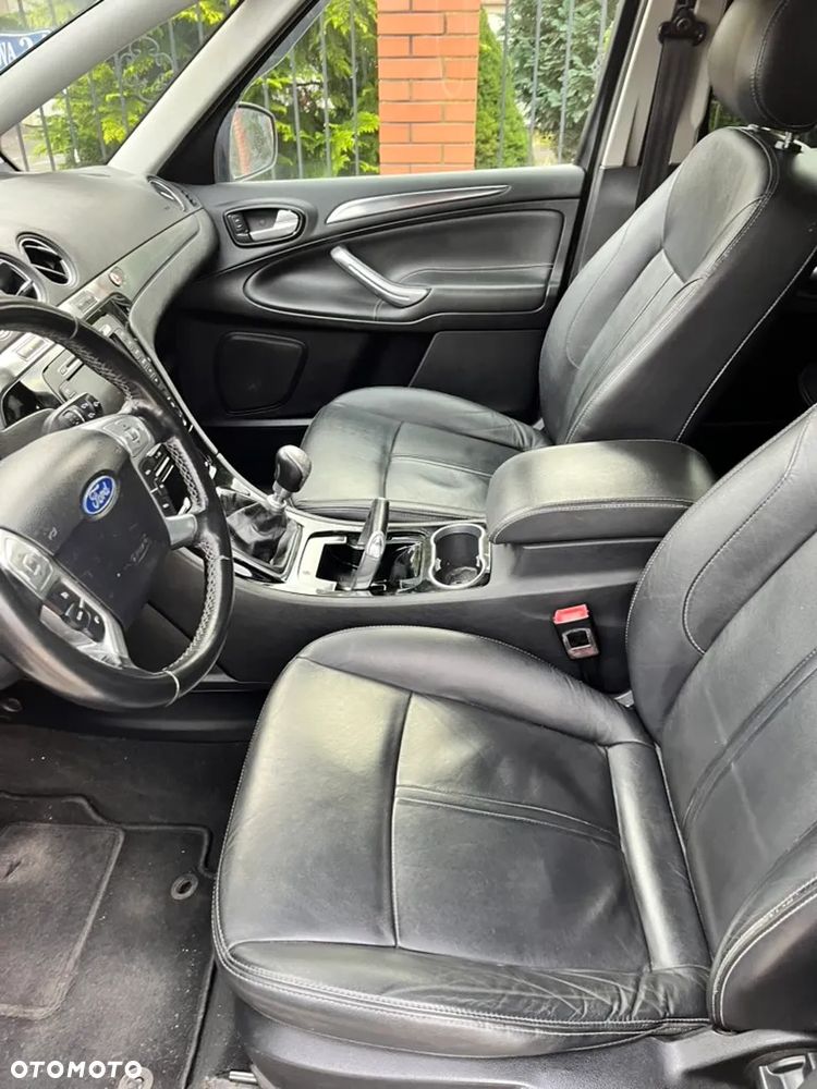 Ford S-Max - 10