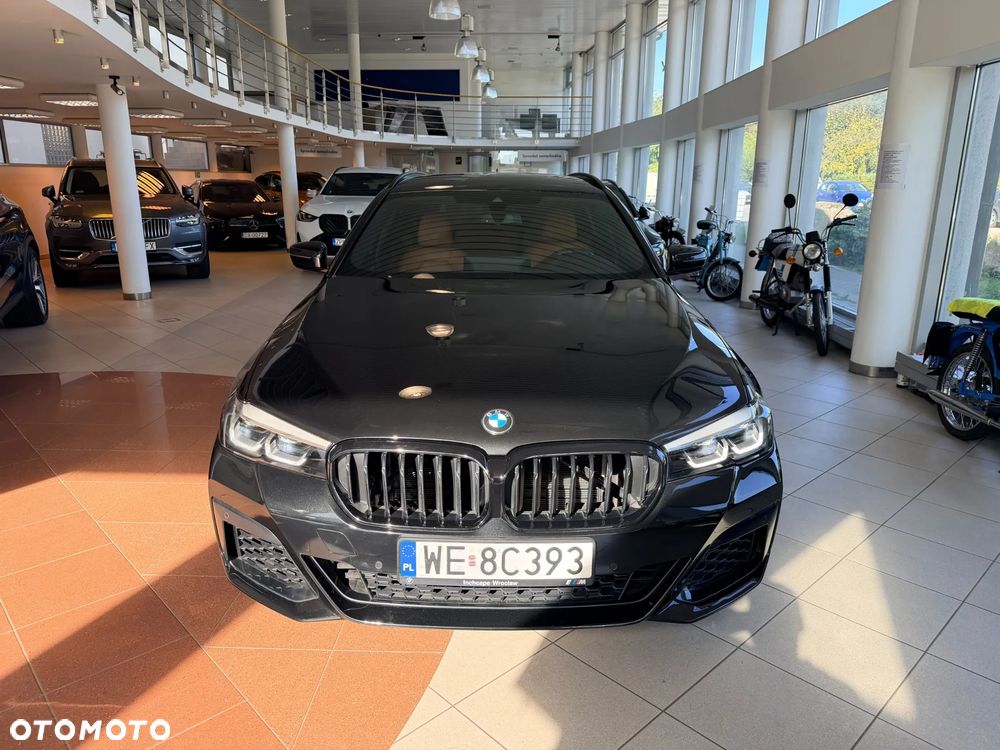 BMW Seria 5 2023 photo 2