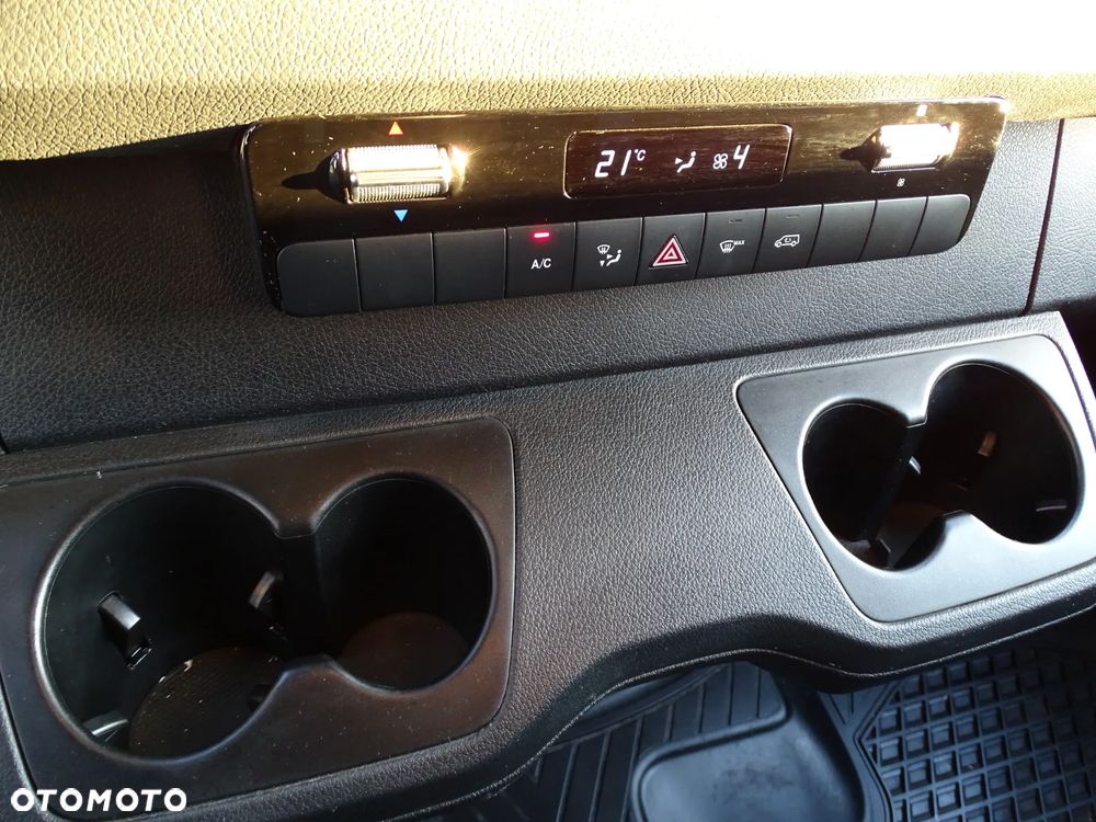 Mercedes-Benz SPRINTER - 28