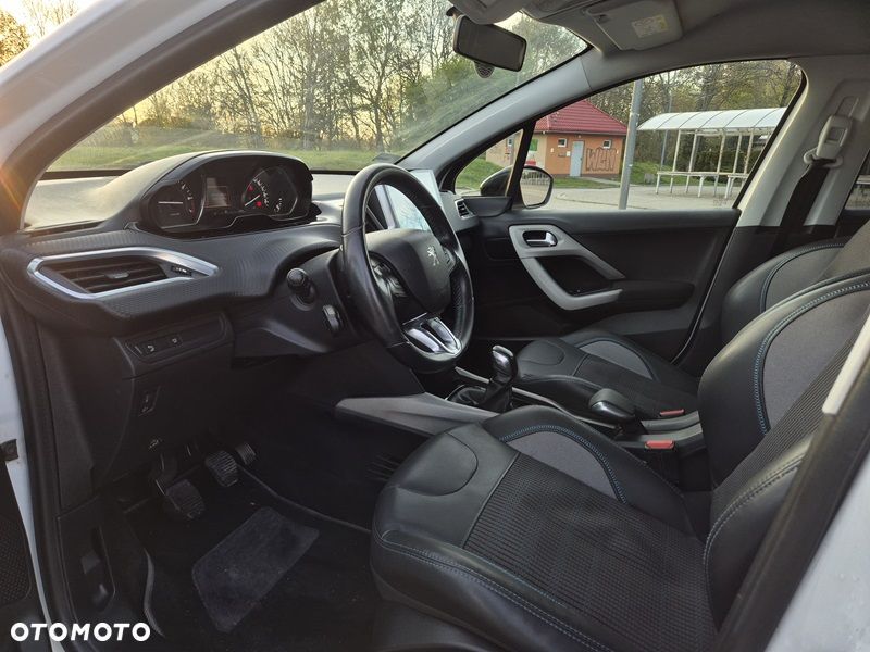 Peugeot 2008 PureTech 110 Stop&Start Urban Move - 11