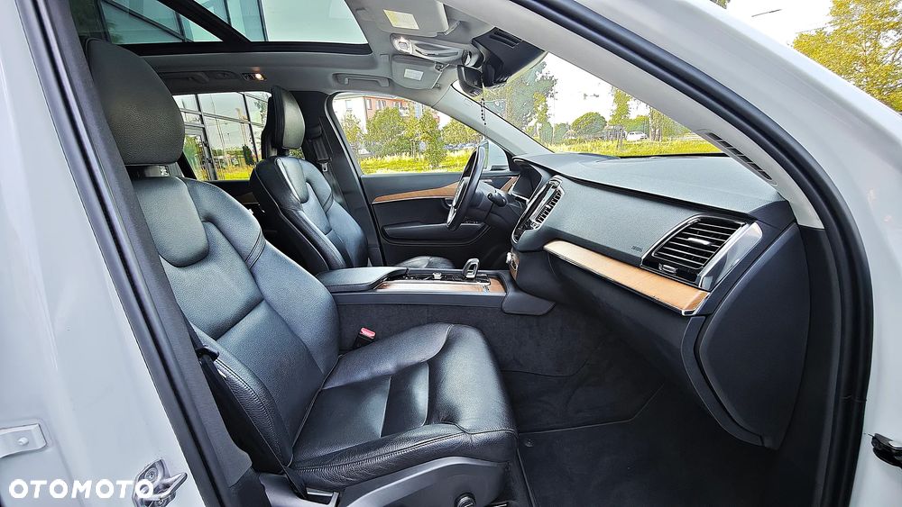 Volvo XC 90 - 21