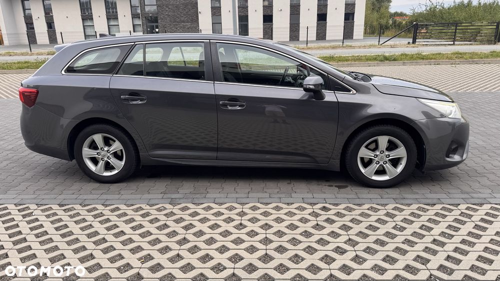 Toyota Avensis - 5