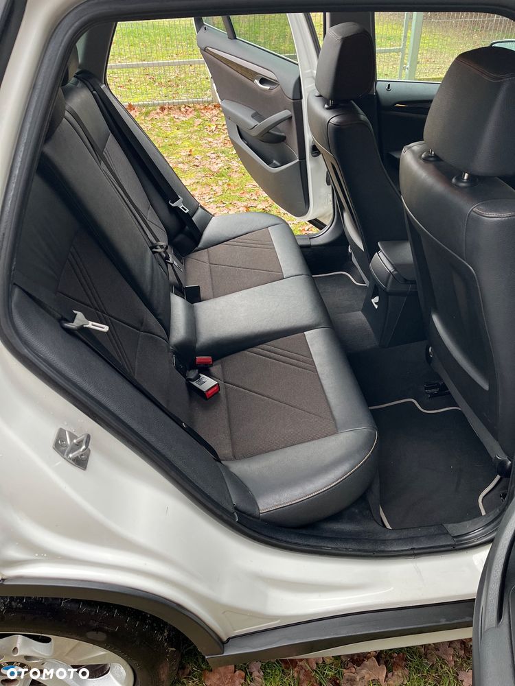 BMW X1 sDrive18i xLine - 9