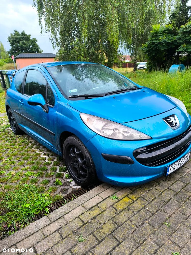 Peugeot 207 - 1