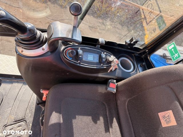 JCB 8018 - 7