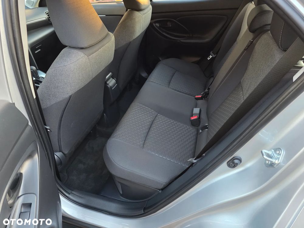 Toyota Yaris Cross Hybrid 1.5 Comfort - 24