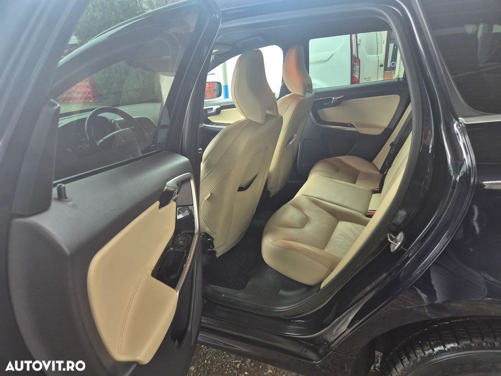 Volvo XC 60 D4AWD Kinetic - 4