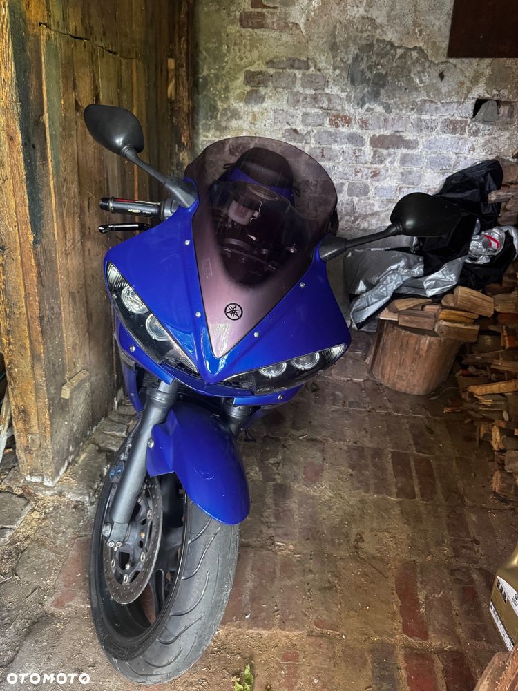 Yamaha R6 - 1