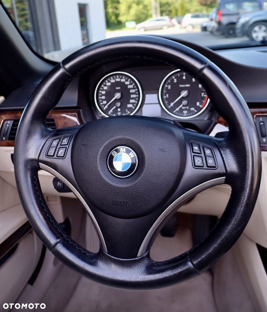 BMW Seria 3 335i - 18