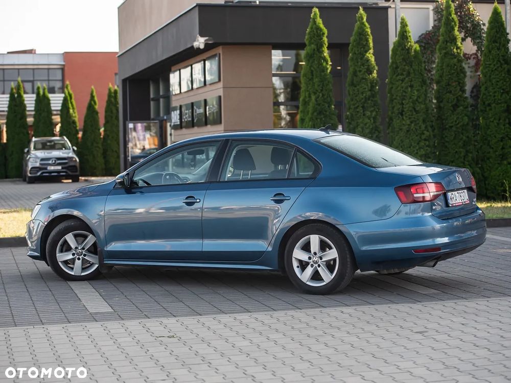 Volkswagen Jetta - 22