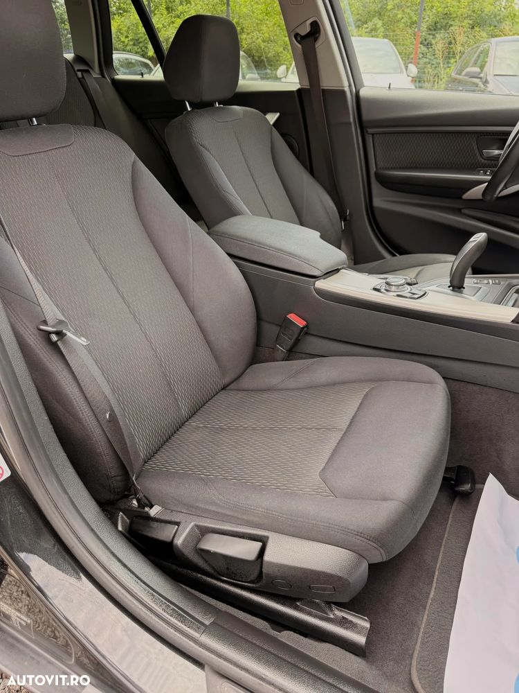 BMW Seria 3 318d Aut. - 15