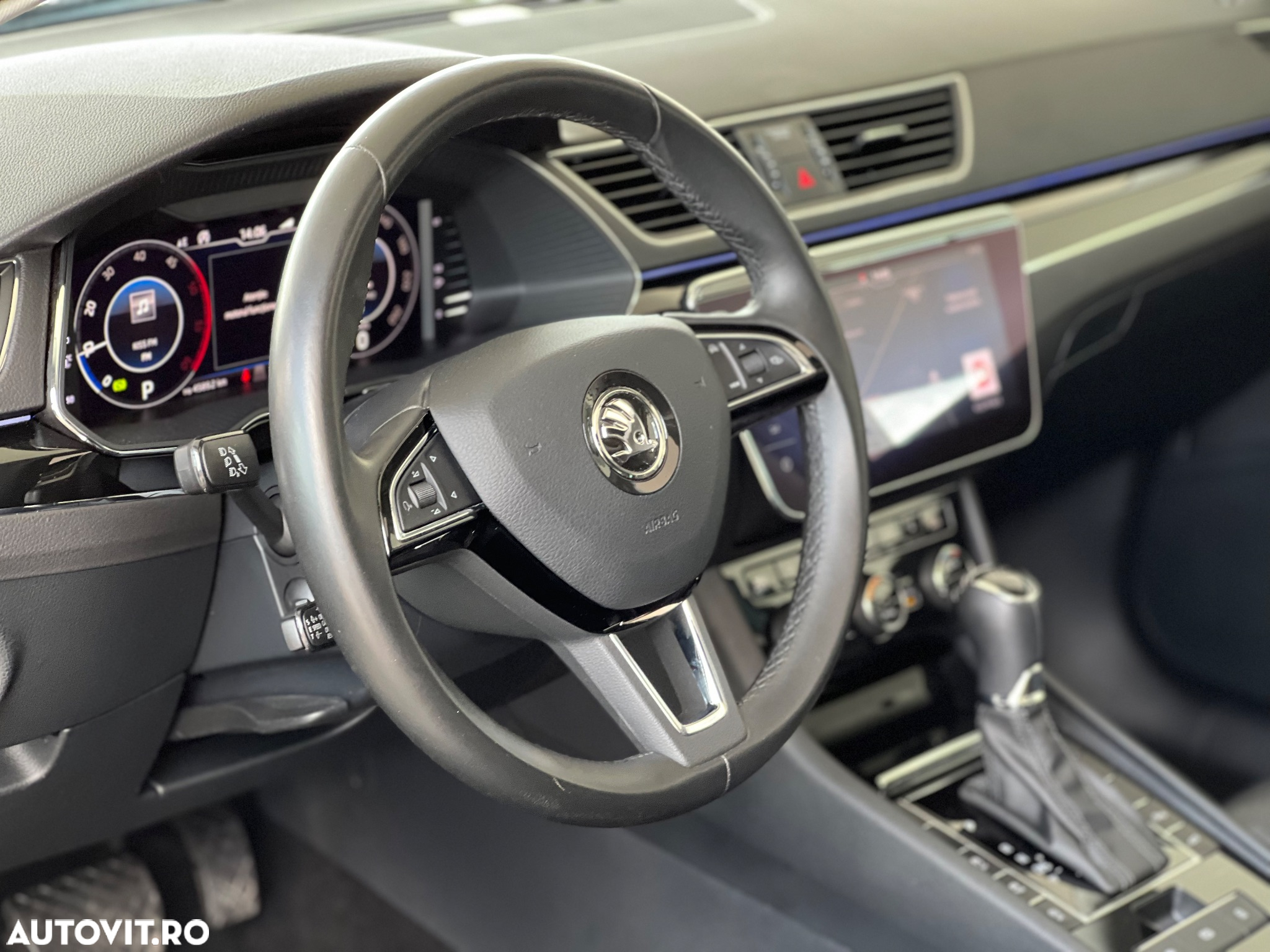 Skoda Superb 2.0 TDI DSG Laurin & Klement - 8