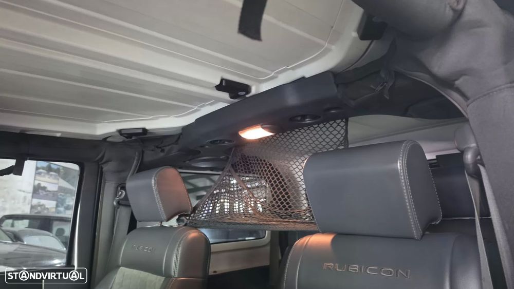 Jeep Wrangler 2.8 CRD ATX Sport - 38