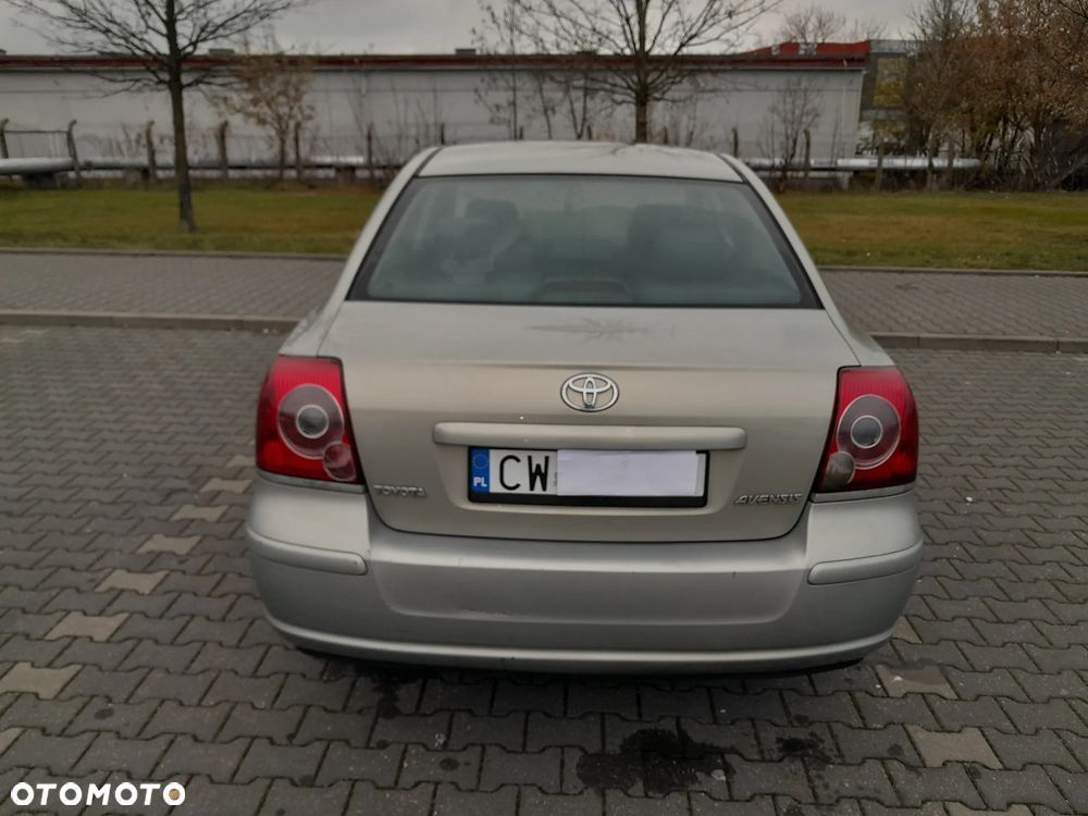 Toyota Avensis 1.8 VVT-i Luna - 18