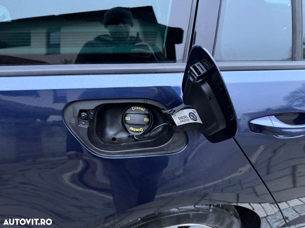 Volkswagen Golf Variant 1.6 TDI BlueMotion Technology Lounge - 19