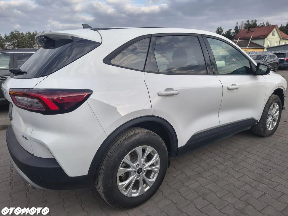 Ford Kuga - 3