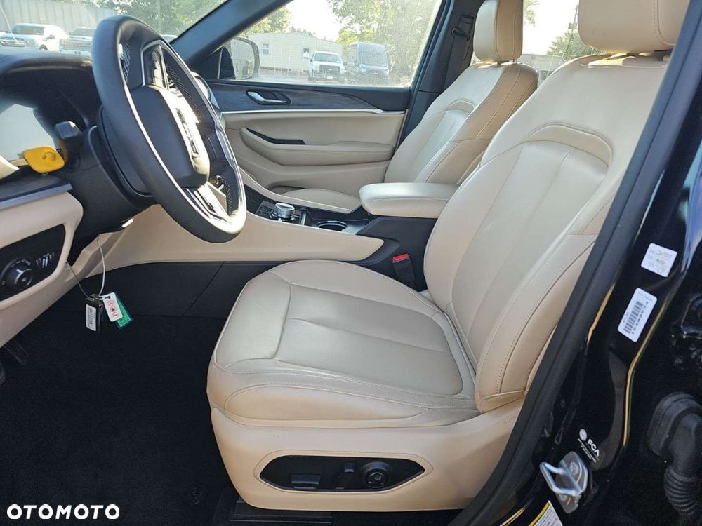 Jeep Grand Cherokee - 9