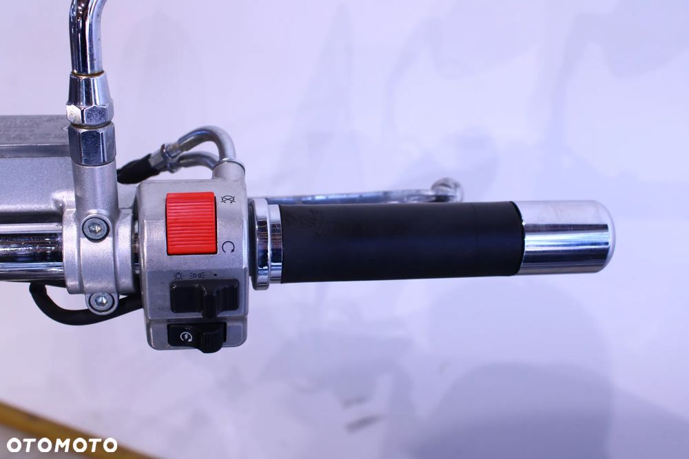 Suzuki Intruder - 10