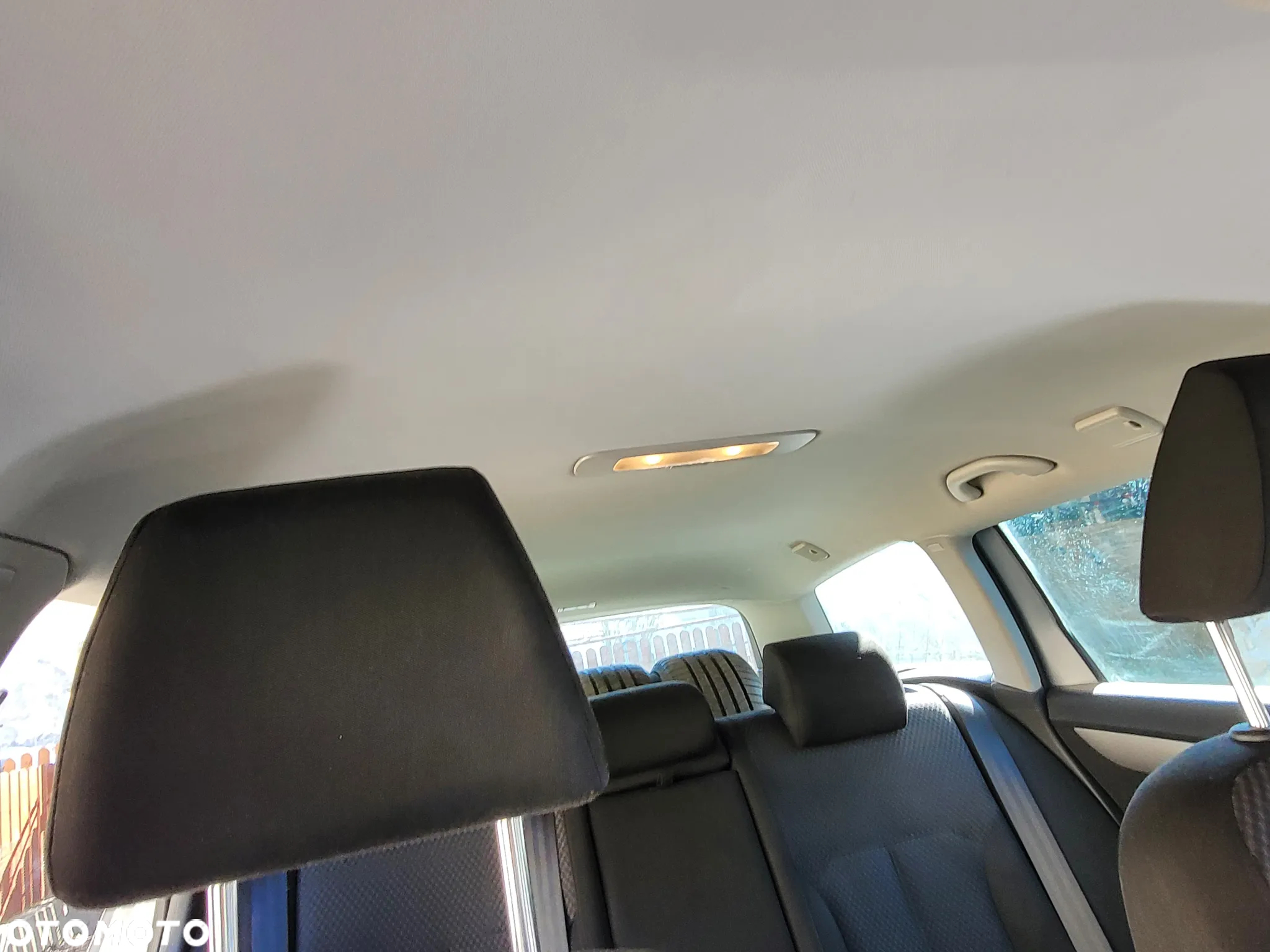 Volkswagen Passat 2.0 TDI Trendline - 16