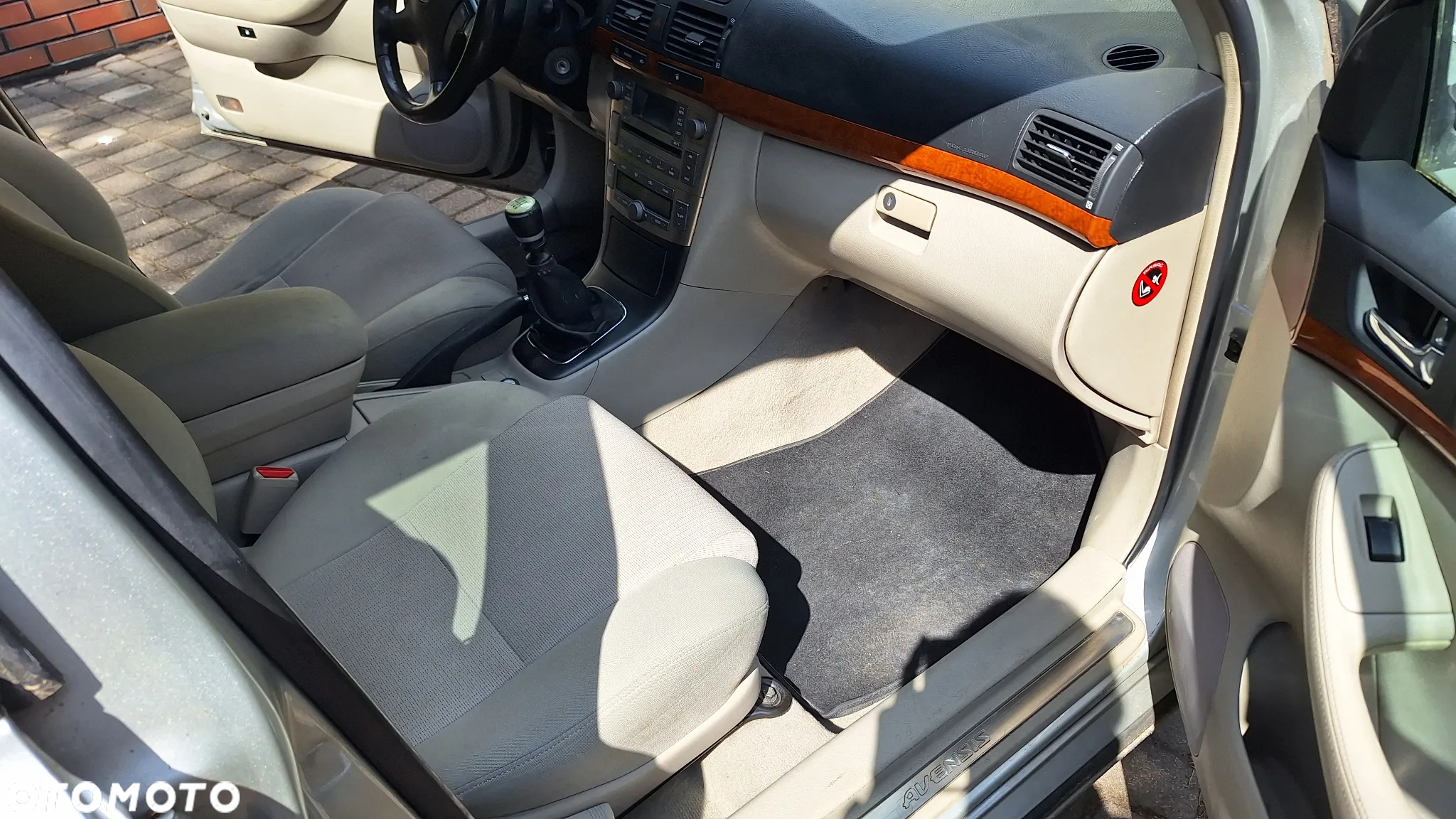 Toyota Avensis 2.0 D-4D Sol - 6