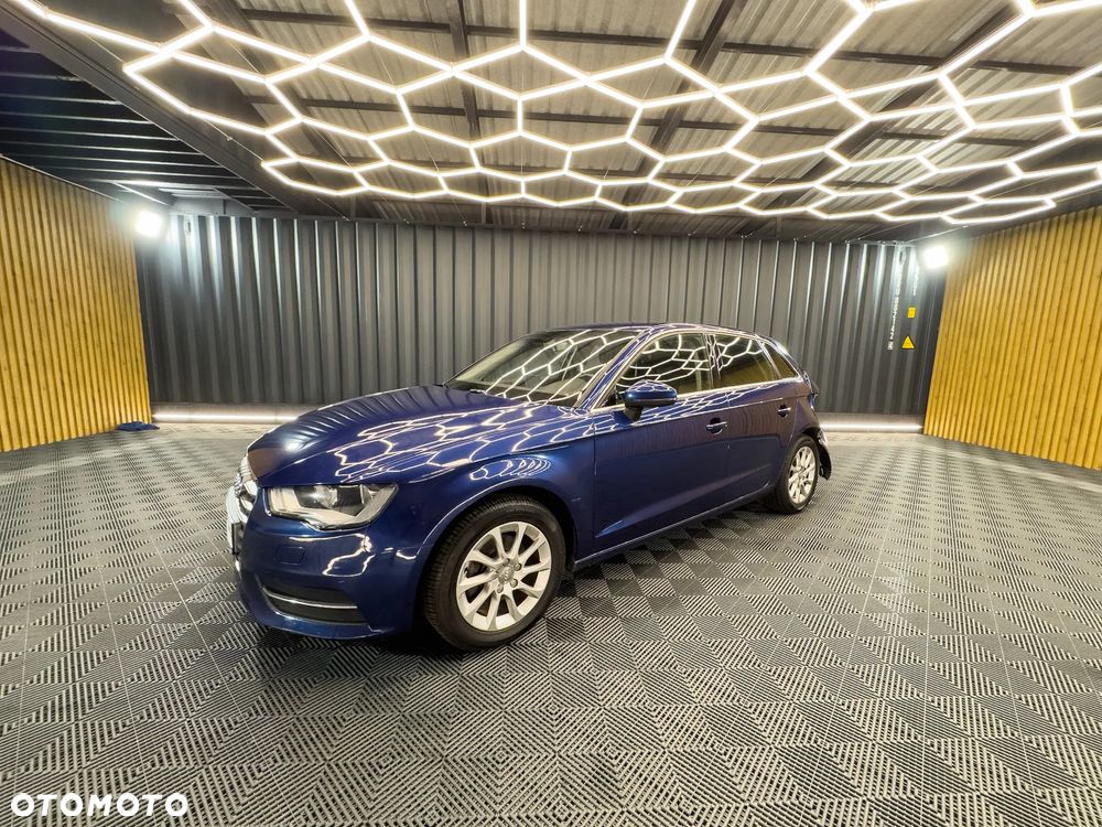 Audi A3 Sportback 1.6 TDI ultra Attraction - 3