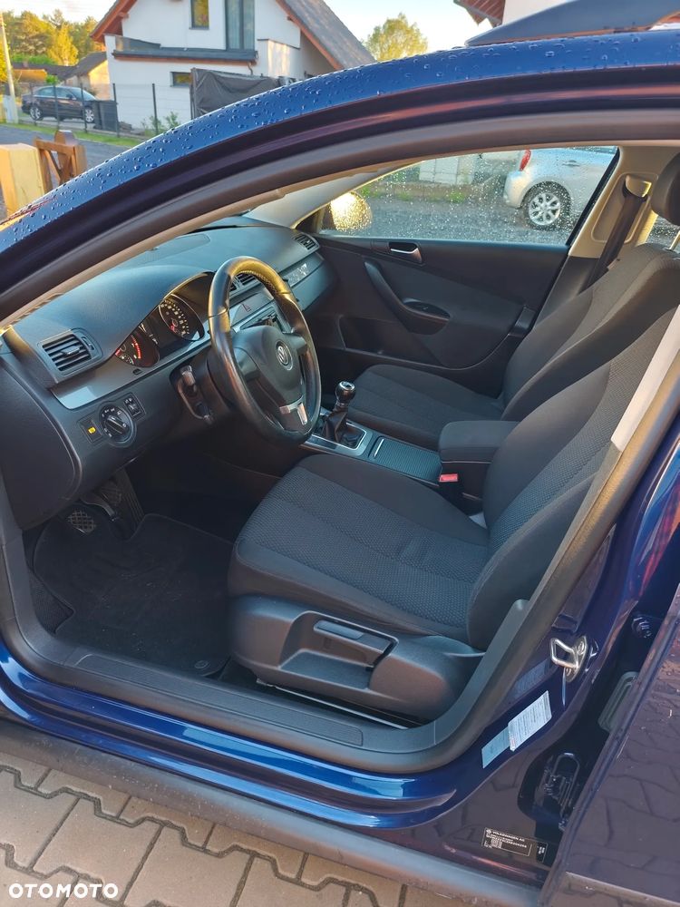 Volkswagen Passat - 5