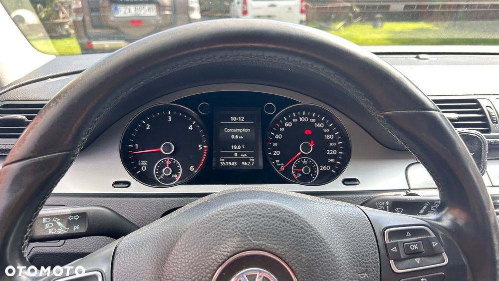 Volkswagen Passat 2.0 TDI DPF Comfortline - 13