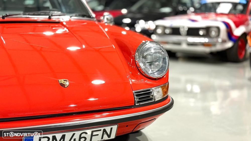 Porsche 911 Série F - 7